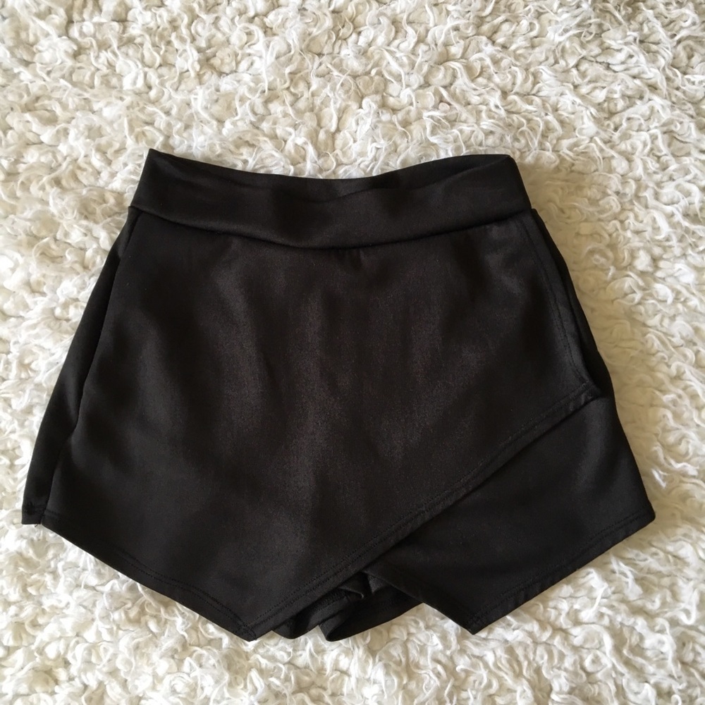Charlotte Russe Skorts